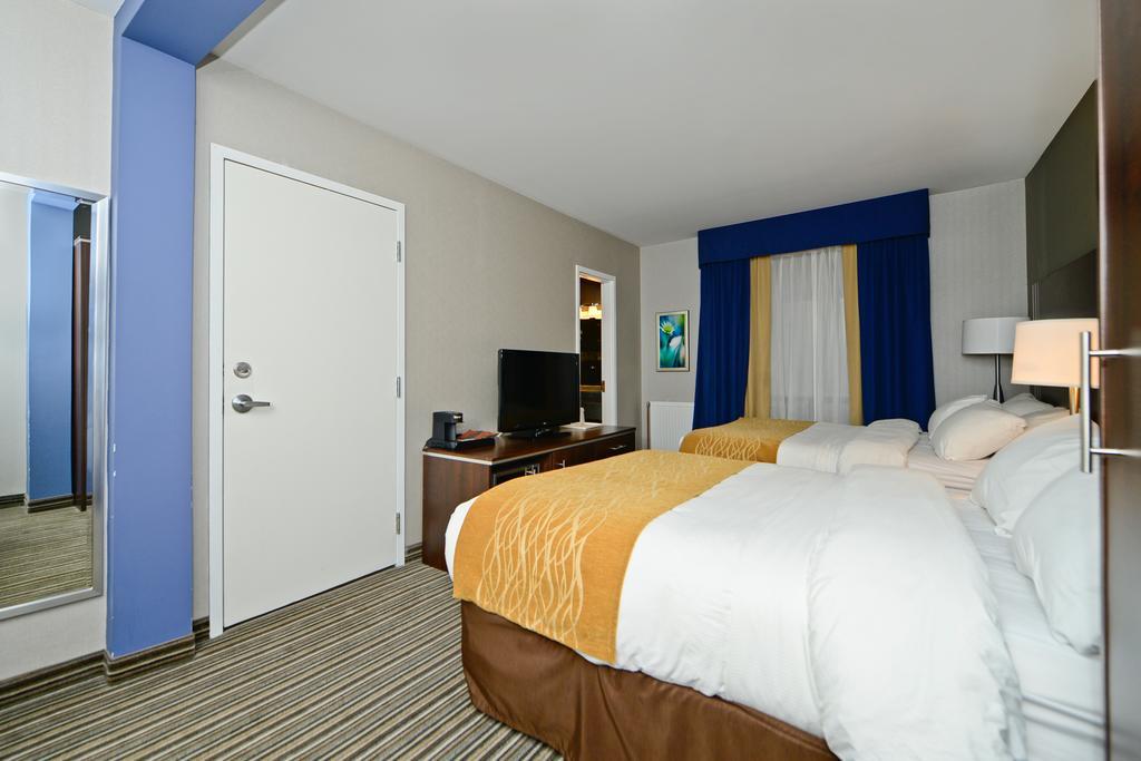 Comfort Inn Toronto City Centre Екстер'єр фото