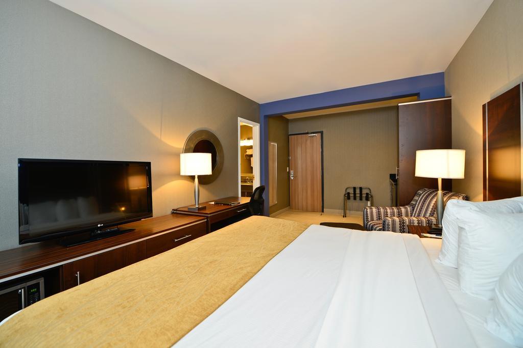 Comfort Inn Toronto City Centre Екстер'єр фото