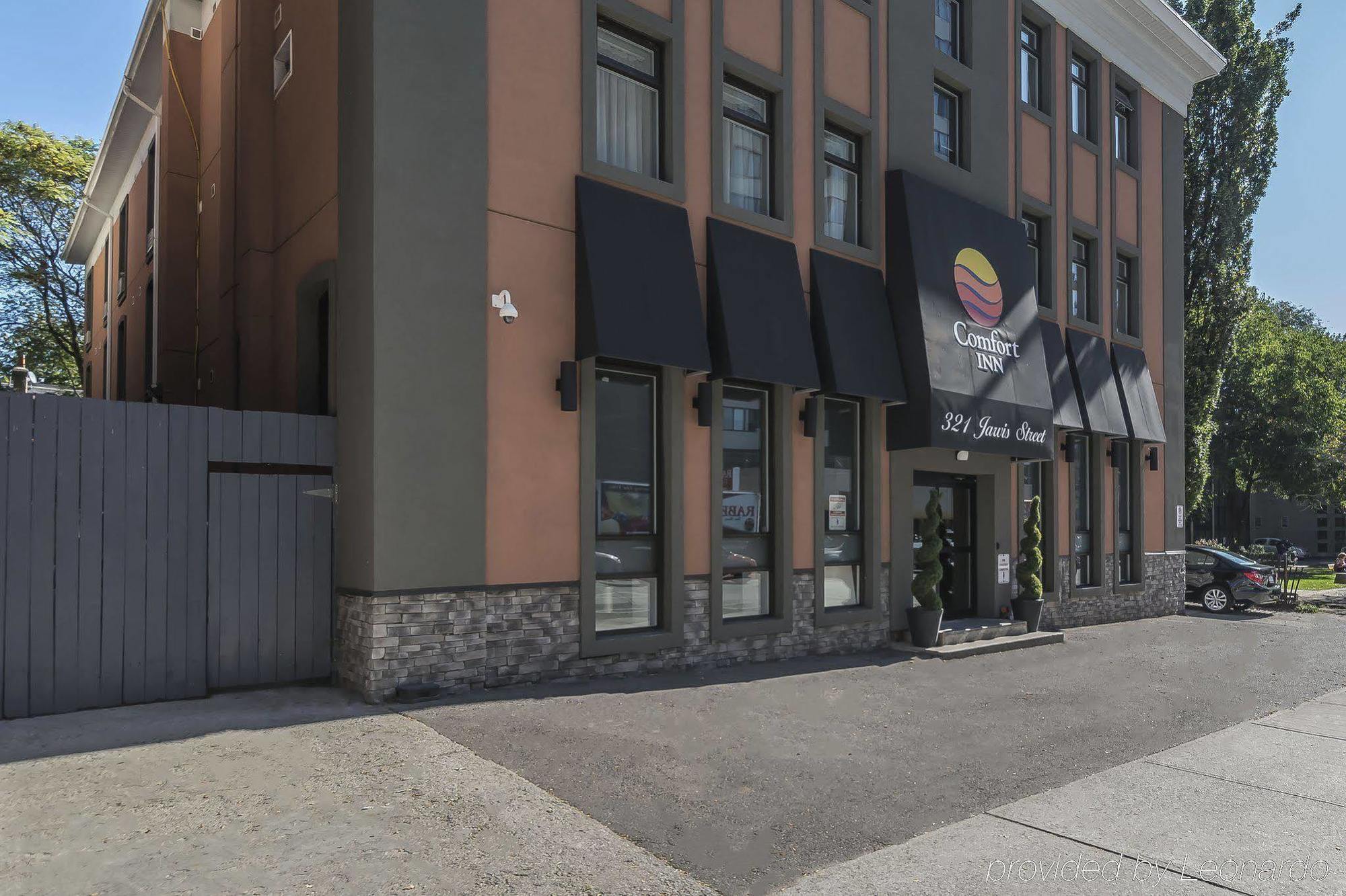 Comfort Inn Toronto City Centre Екстер'єр фото