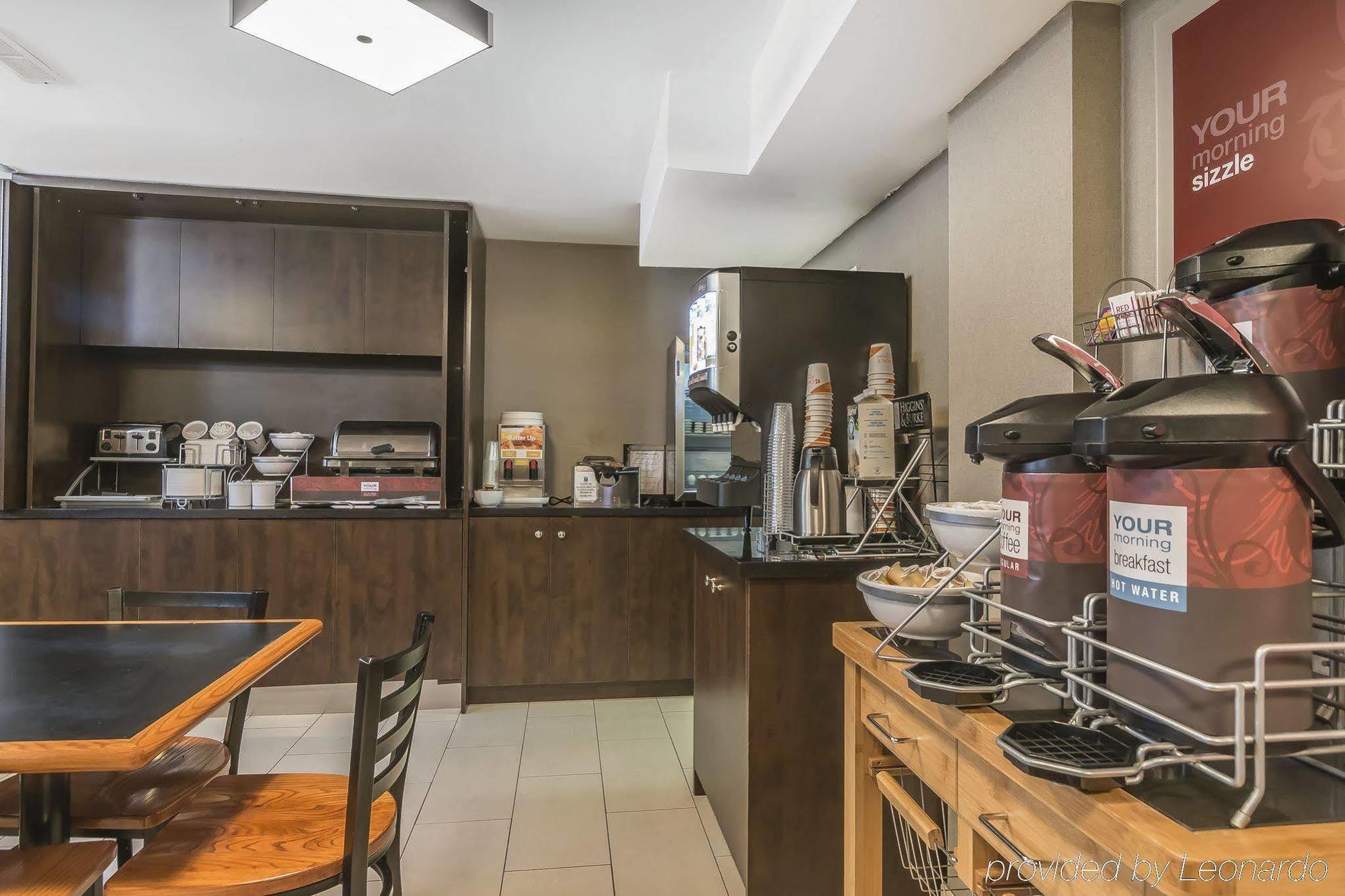 Comfort Inn Toronto City Centre Екстер'єр фото