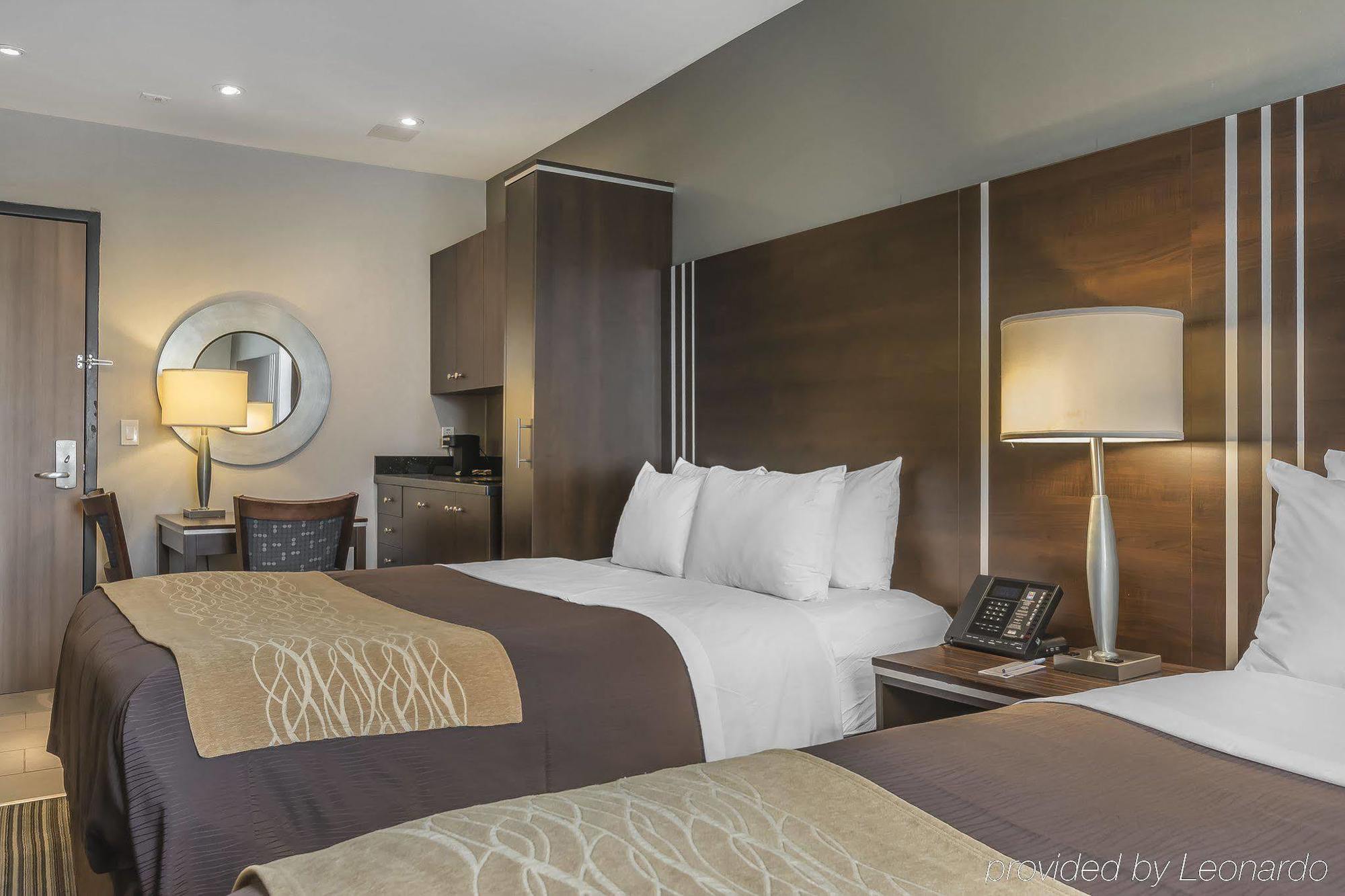 Comfort Inn Toronto City Centre Екстер'єр фото