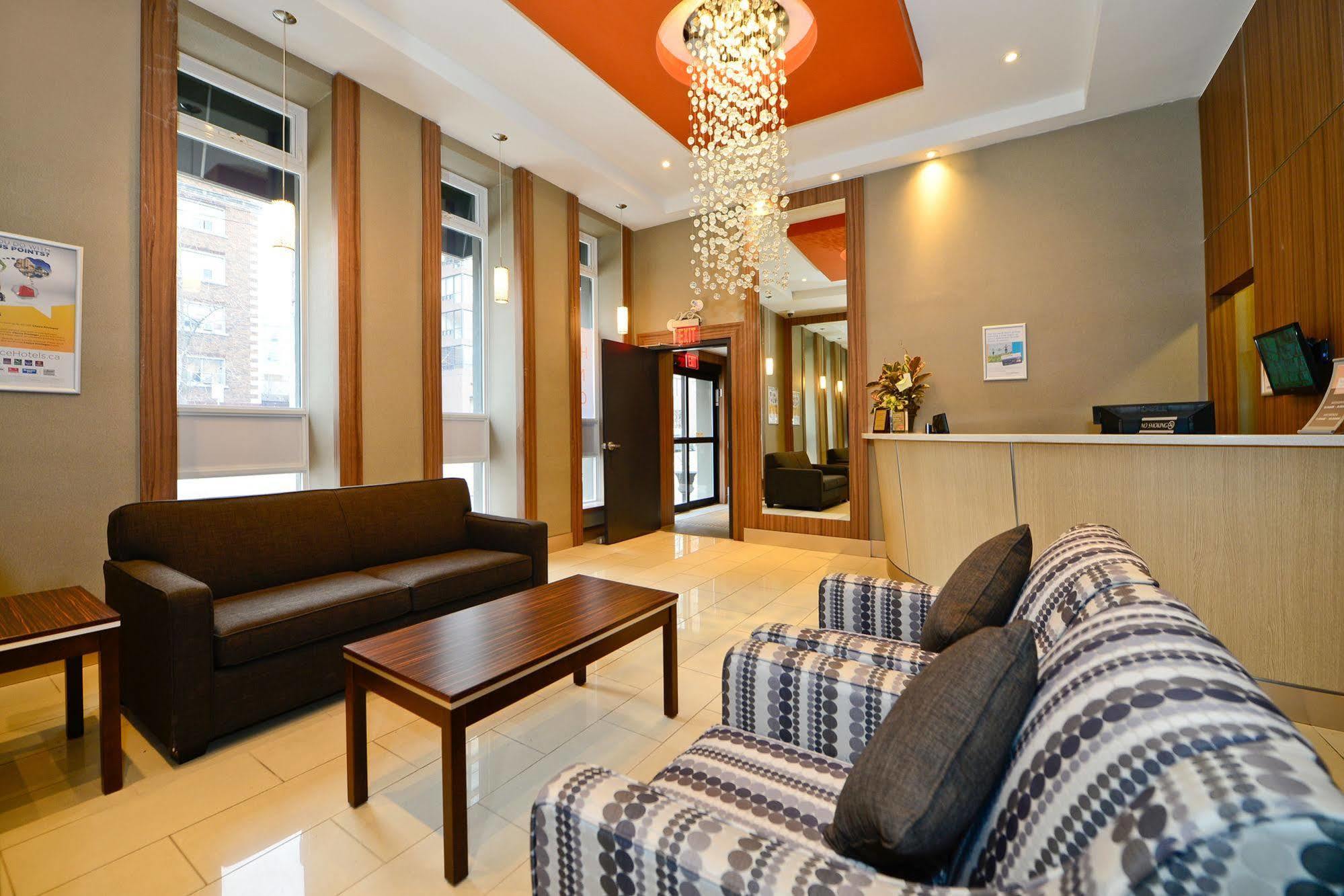 Comfort Inn Toronto City Centre Екстер'єр фото